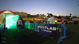 videos eventos deportivos joven jugando futbol